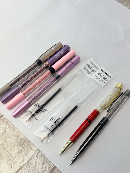 VillaBeautiful Other - NEW VillaBeautiful (4) pen lot and (2)ink refills